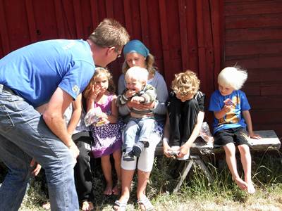 Svågern övertalar sonen